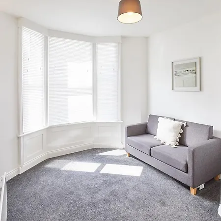 Apartment Host & - Queens Court