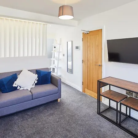 Host & - Queens Court Apartment *