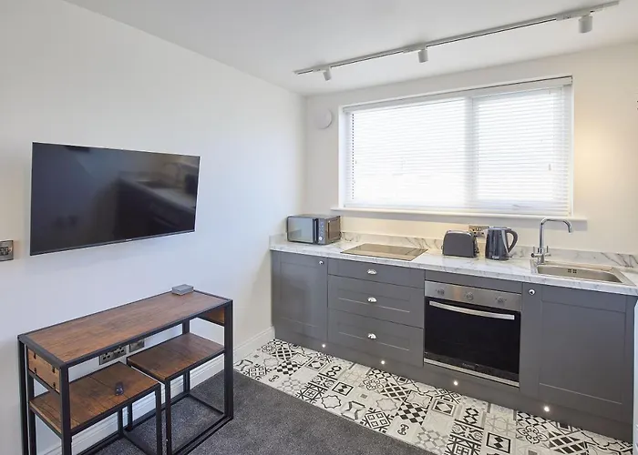 Host & - Queens Court Scarborough